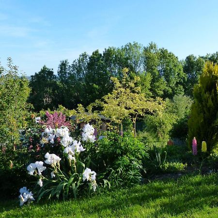 Les Enselmes Bed & Breakfast Montagnieu  Exterior photo